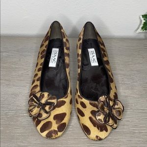 Isaac Mizrahi Italy Animal Calf Hair Flats Size 7